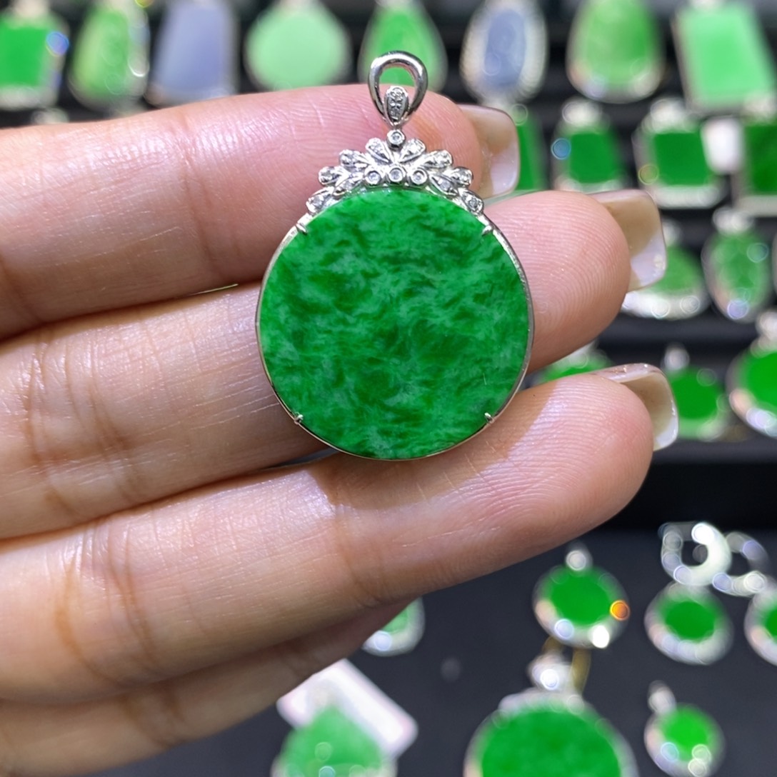 翡翠18K金镶嵌吊坠(不含链)吊坠