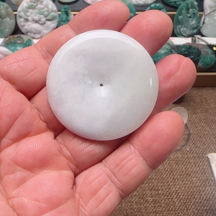 独山玉未镶嵌颈饰