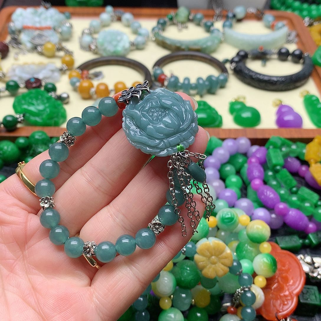 吊坠(赠链)未镶嵌翡翠