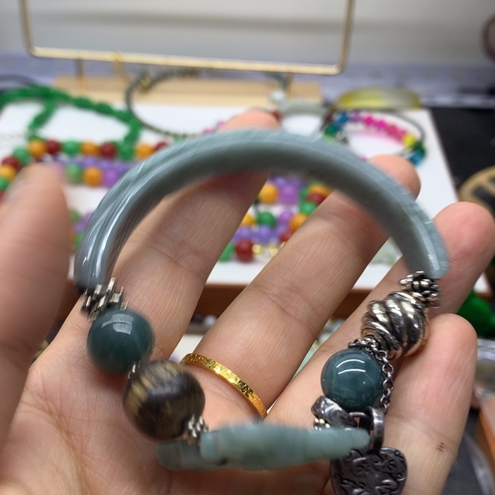 颈饰未镶嵌翡翠吊坠