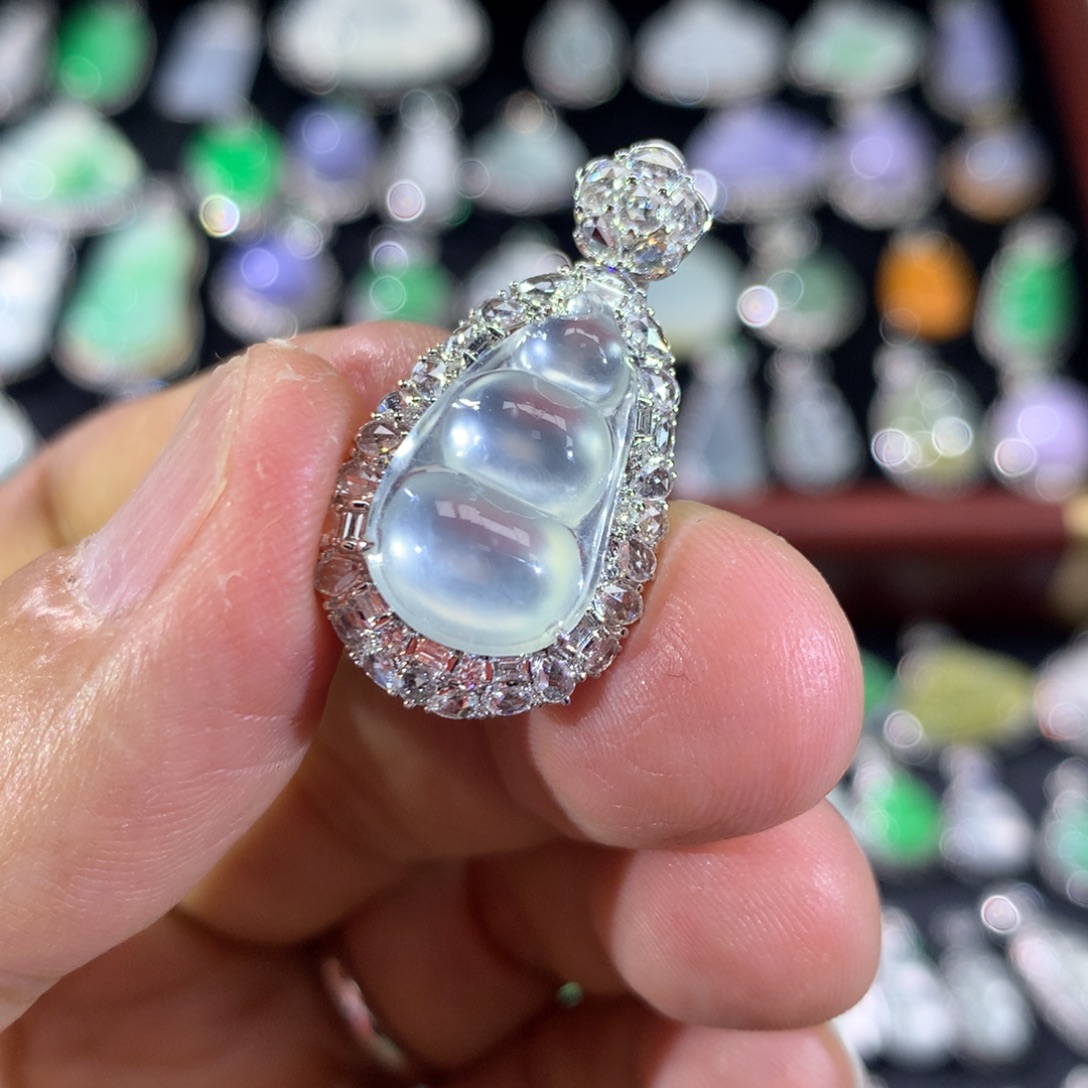 翡翠18K金镶嵌戒指