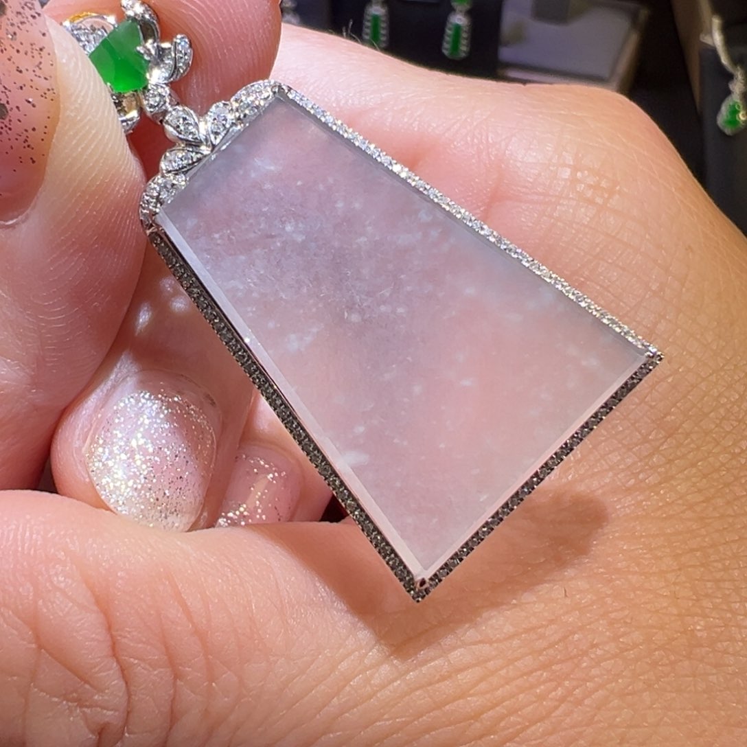 翡翠颈饰18K金镶嵌吊坠