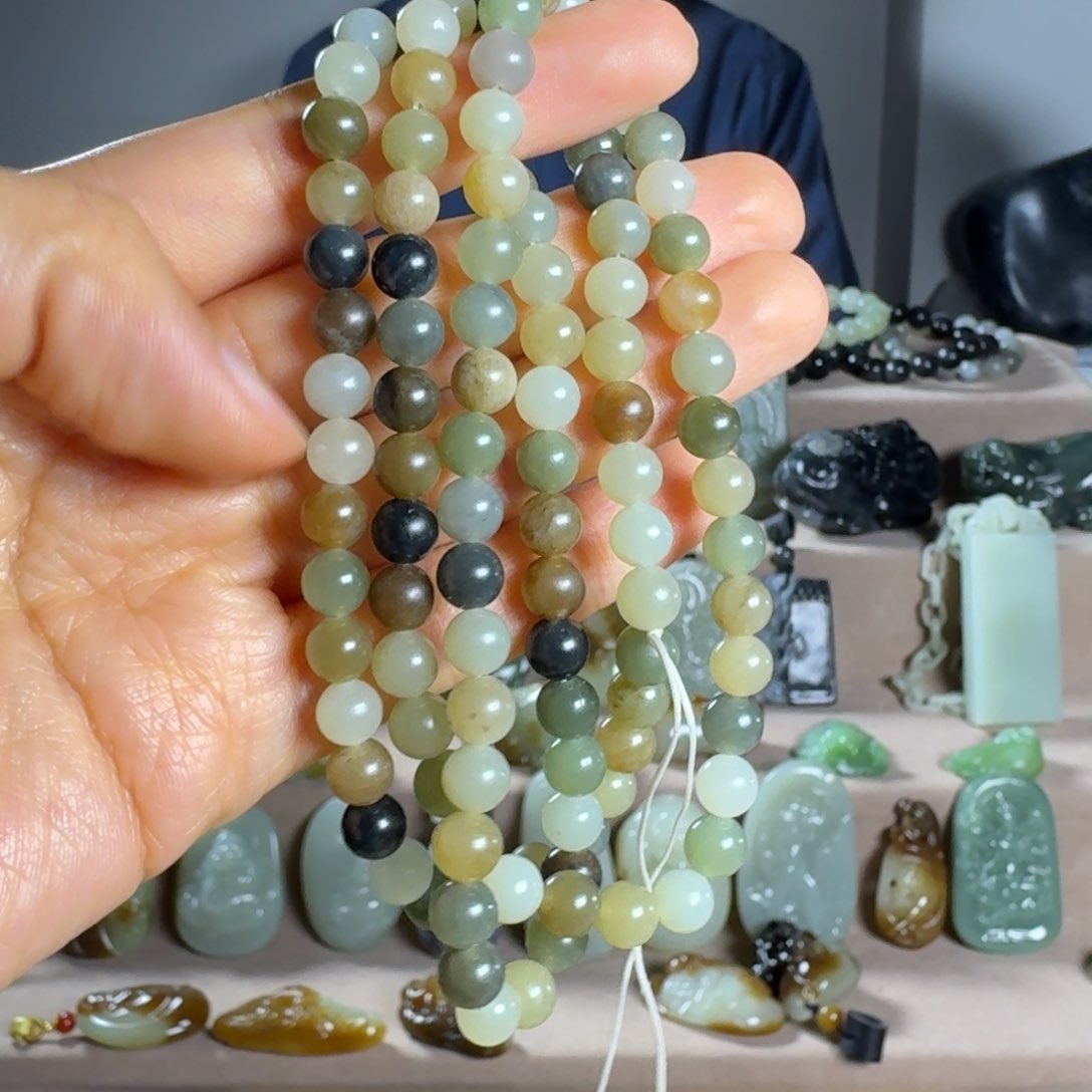 和田玉颈饰未镶嵌