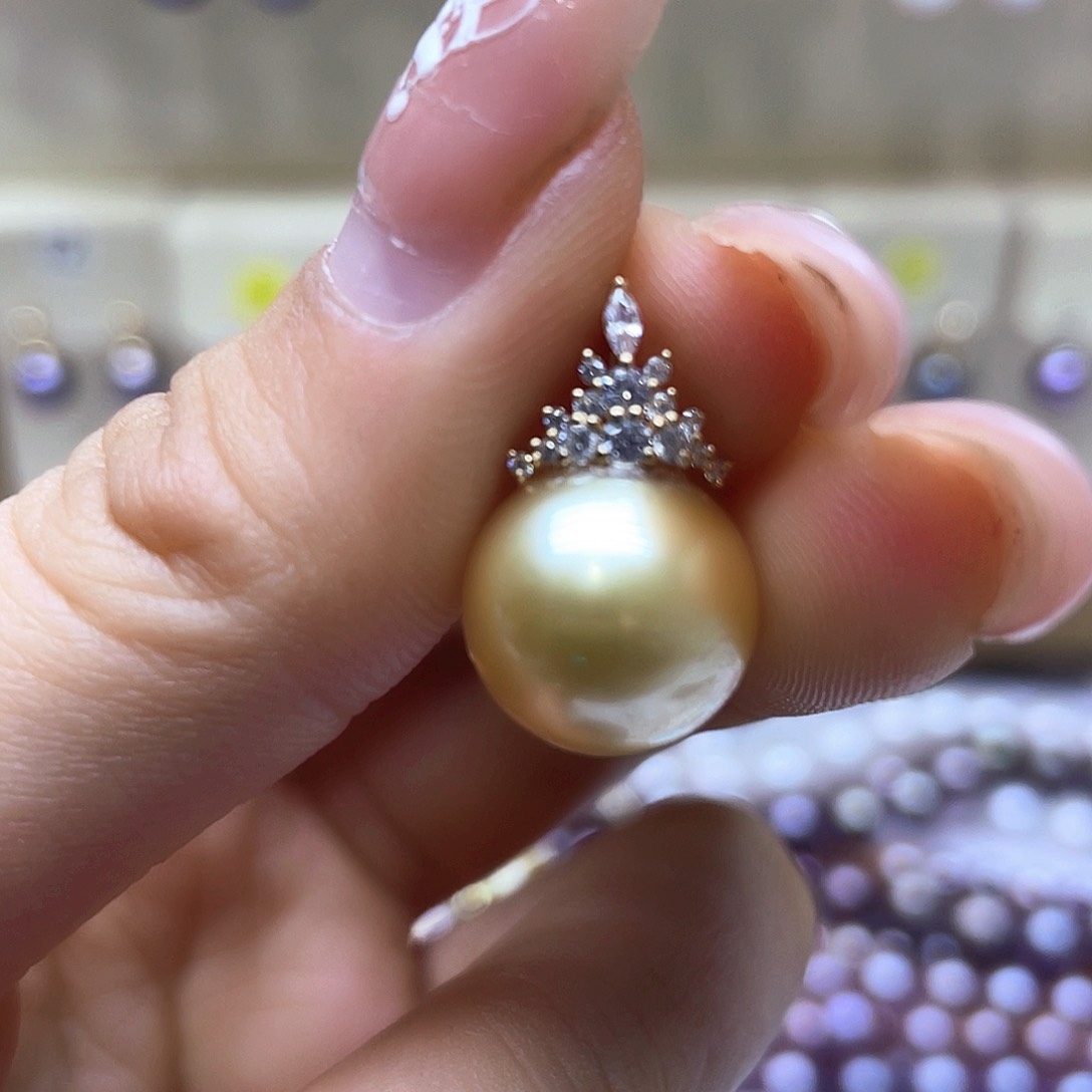 海水珍珠颈饰18K金镶嵌