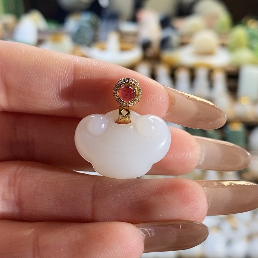 【闪购商品】和田玉吊坠18K金镶嵌