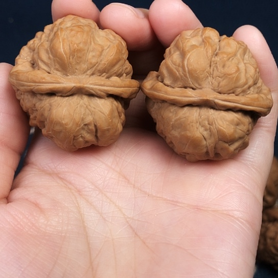 桃核把件蛤蟆头核桃