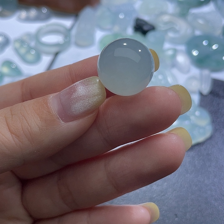 斌***頭定制翡翠未镶嵌珠子