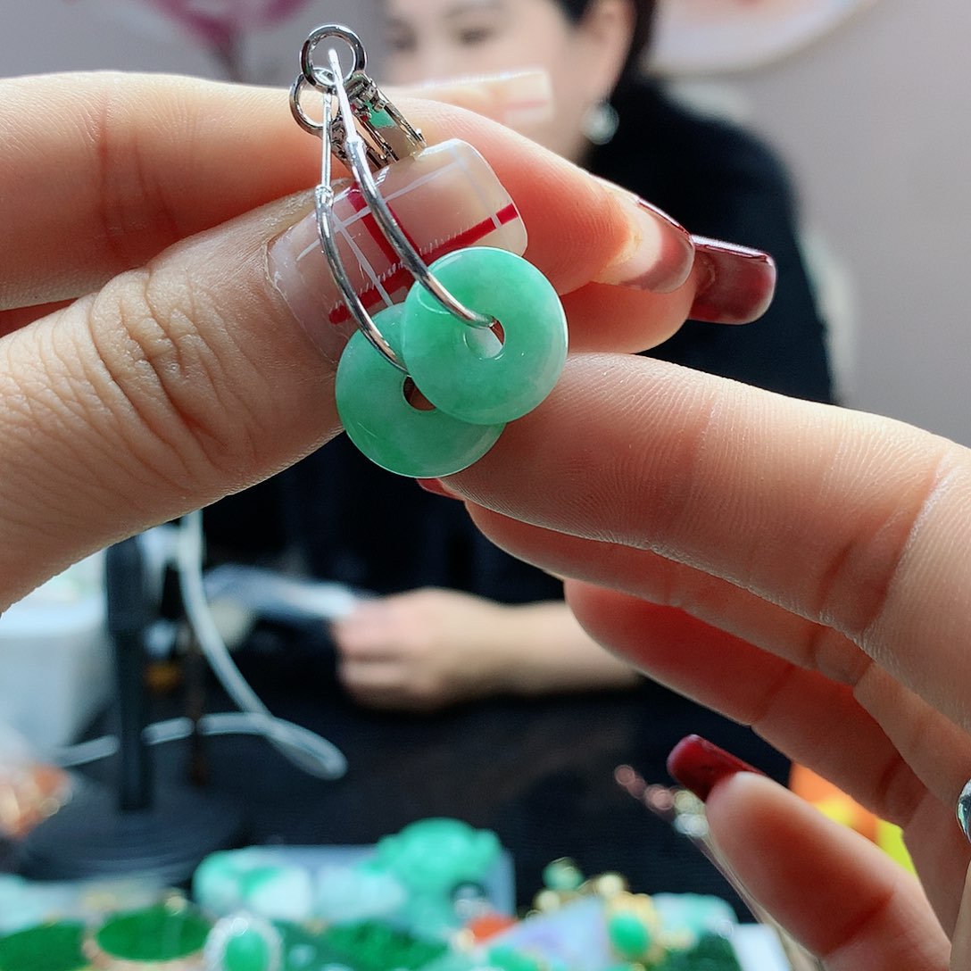【闪购商品】翡翠耳饰未镶嵌，