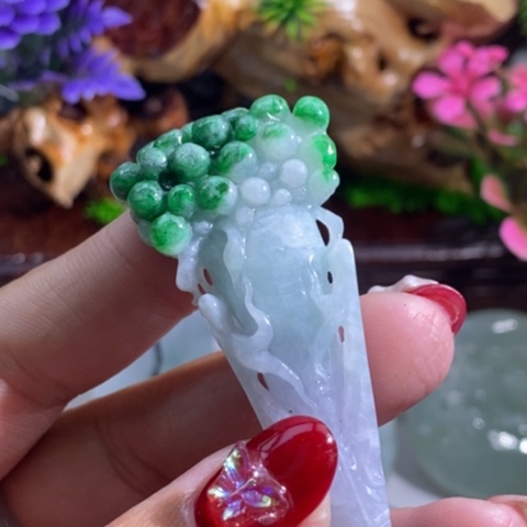 【闪购商品】颈饰未镶嵌翡翠人参