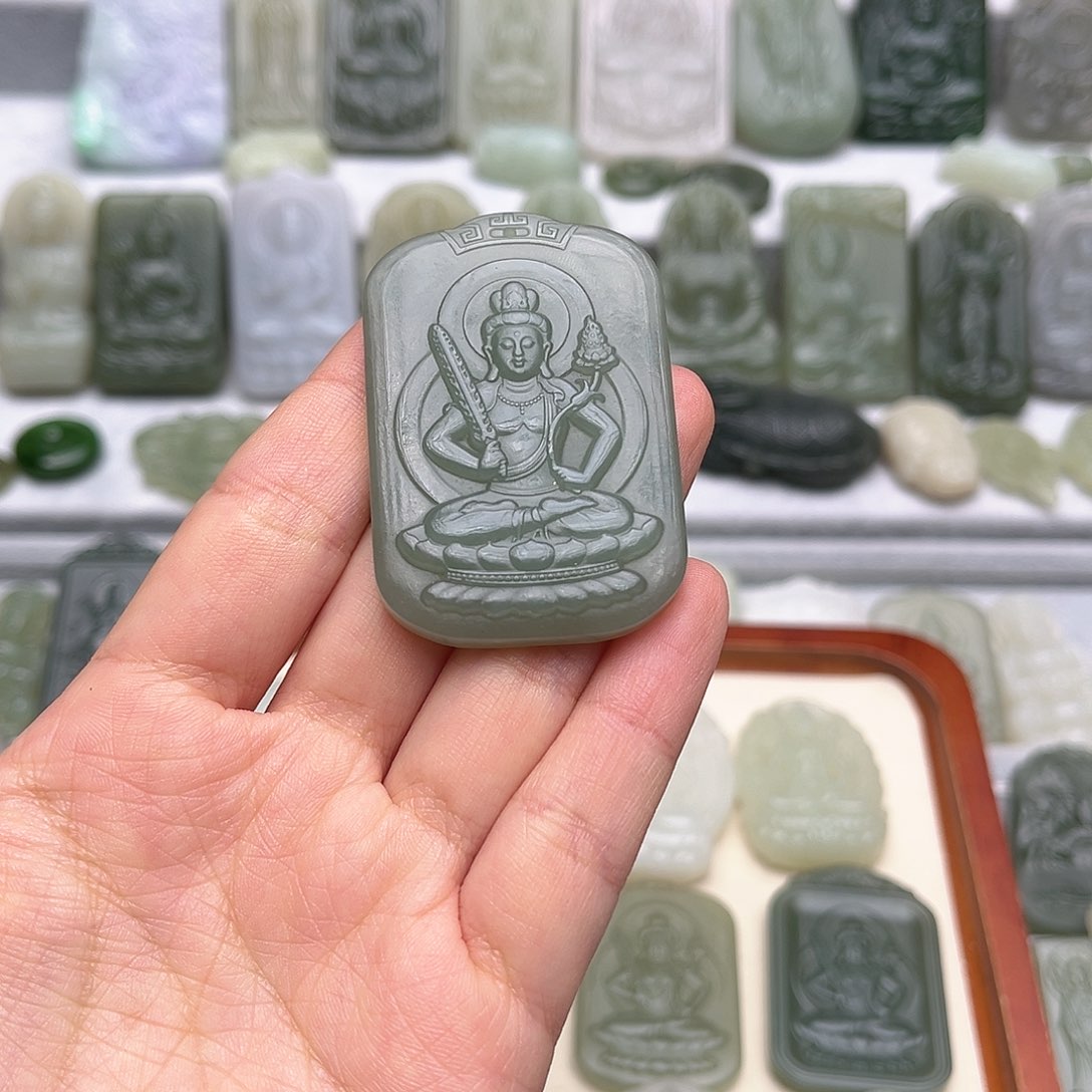 和田玉颈饰未镶嵌八***店