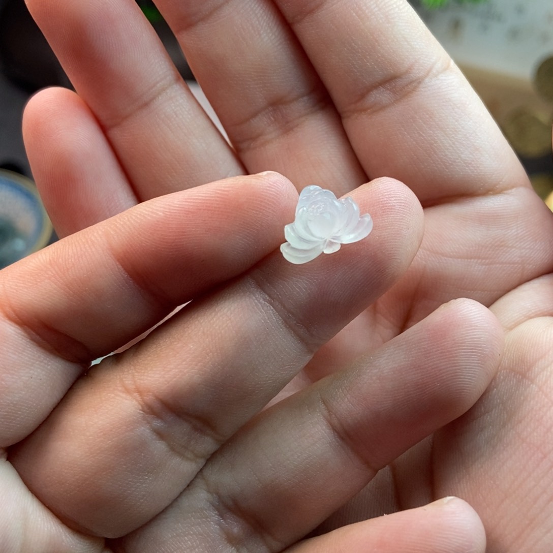 定制翡翠未镶嵌莲花