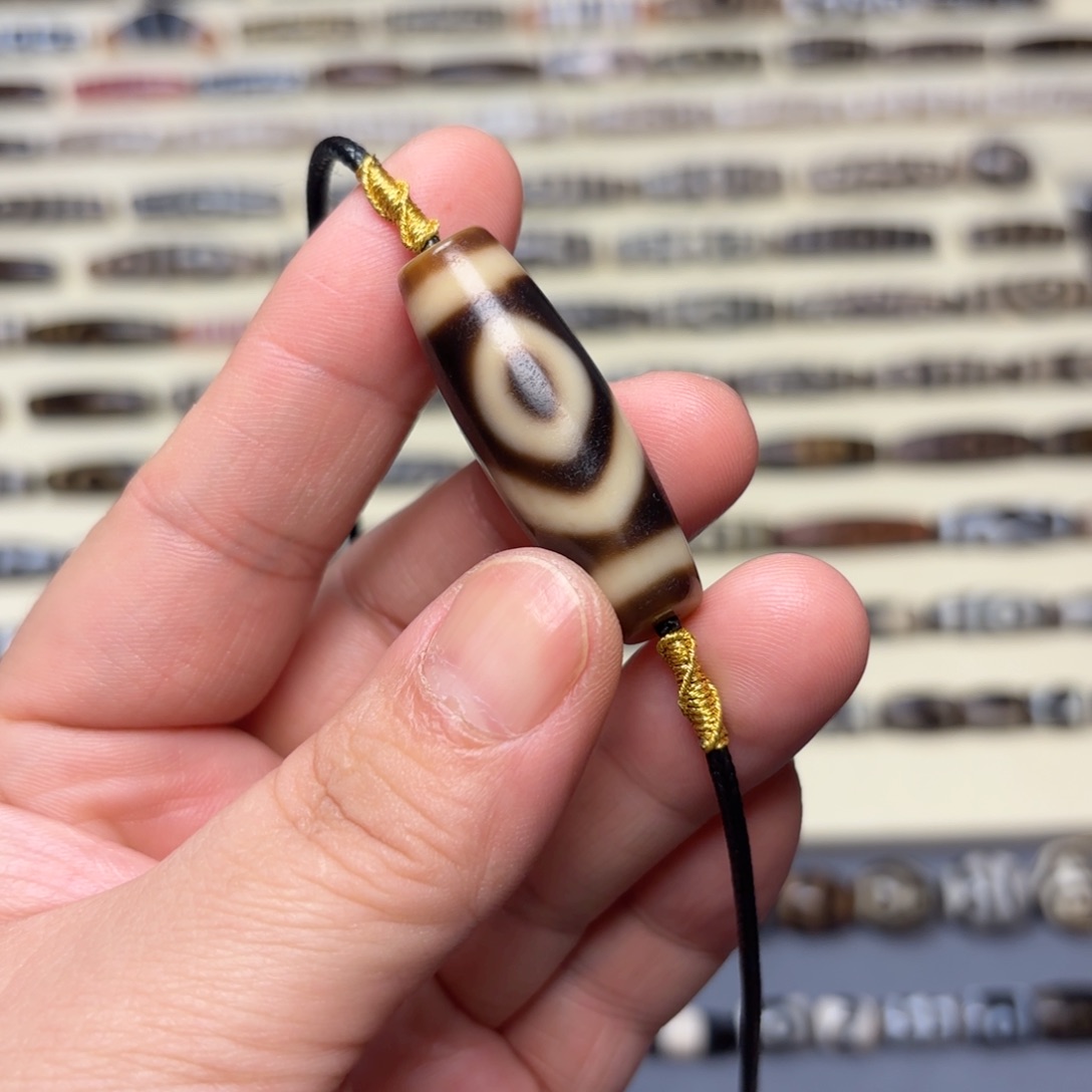 玛瑙/玉髓颈饰未镶嵌赵*?