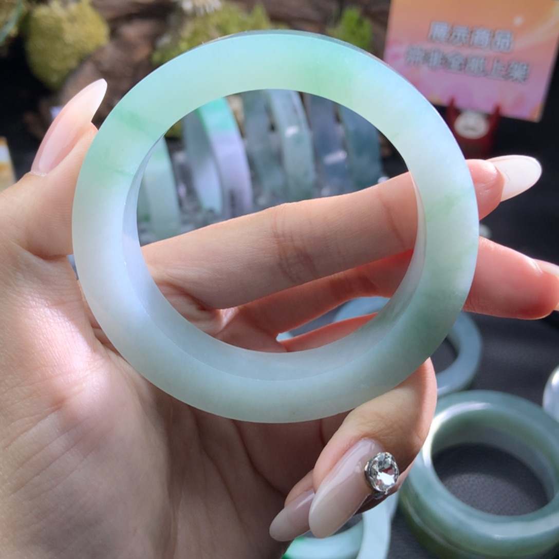 定制翡翠翡翠未镶嵌余**乐