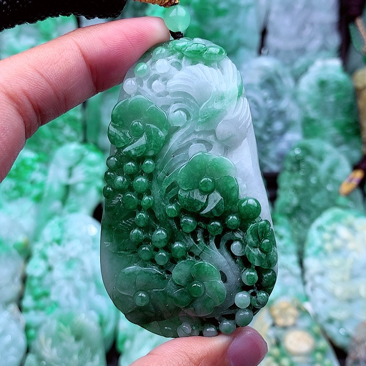 翡翠吊坠(不含链)未镶嵌