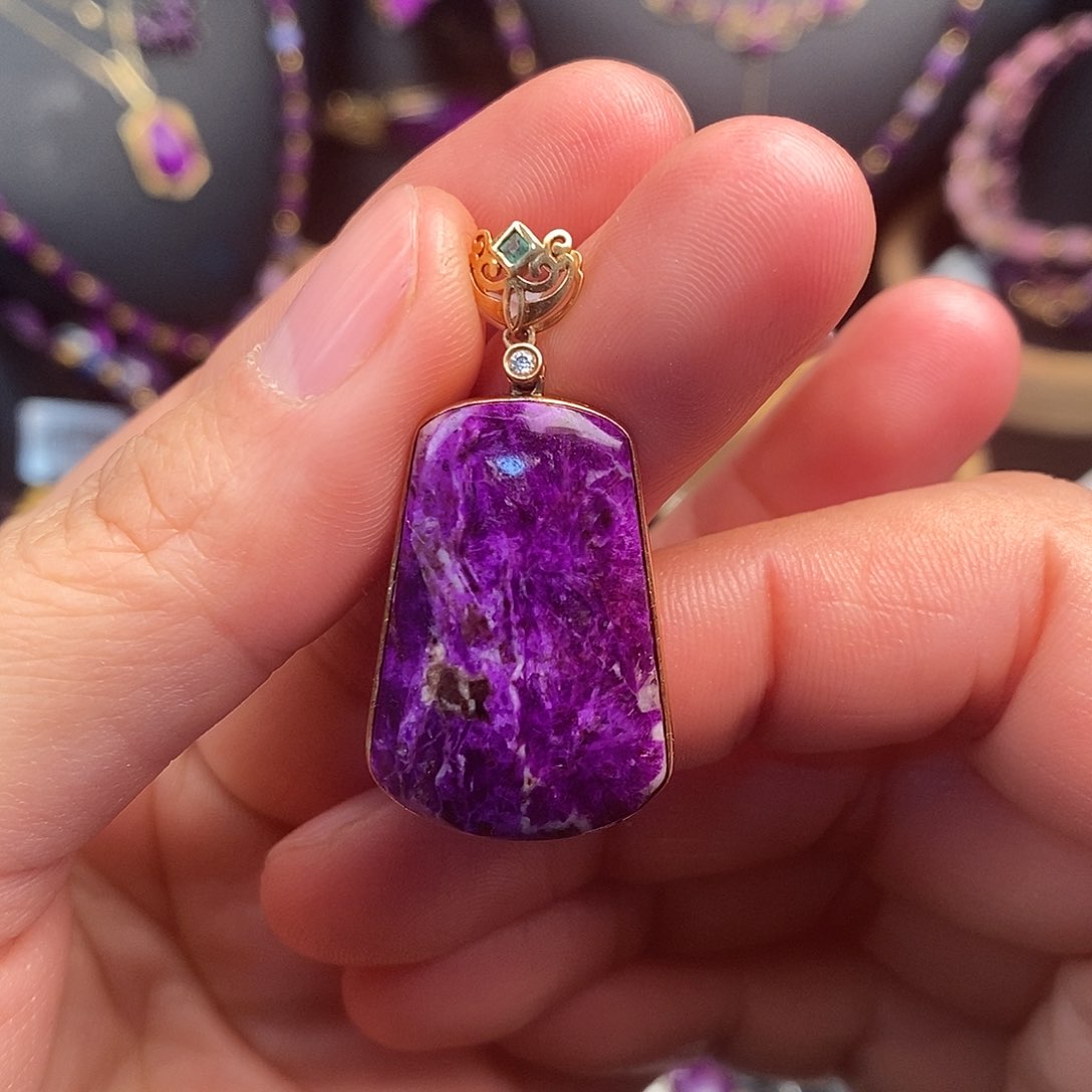 苏纪石（舒俱来）吊坠18K金镶嵌