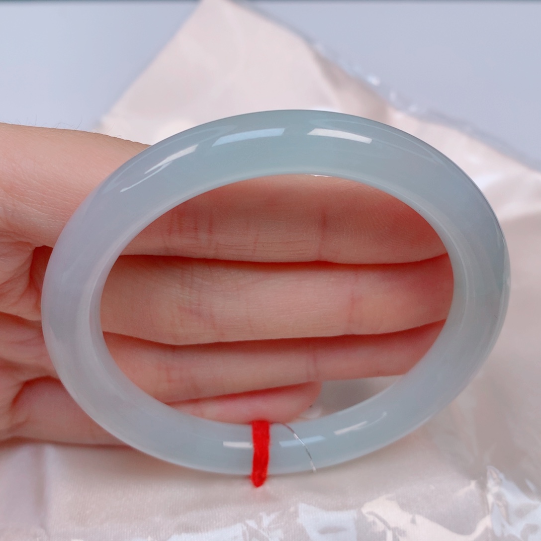 翡翠未镶嵌手镯53.5圆条冰晴底