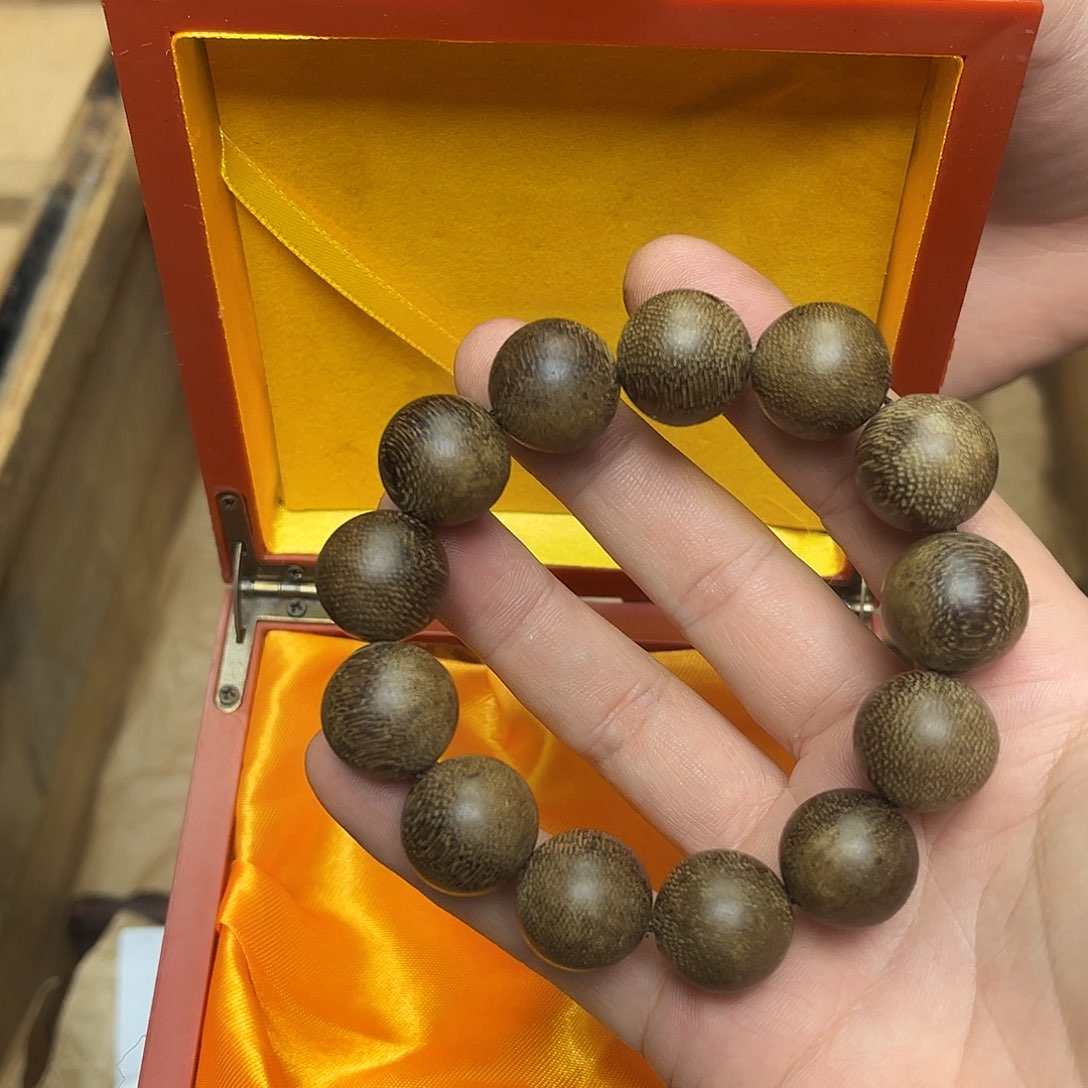 大叶紫檀（黑酸枝木类）