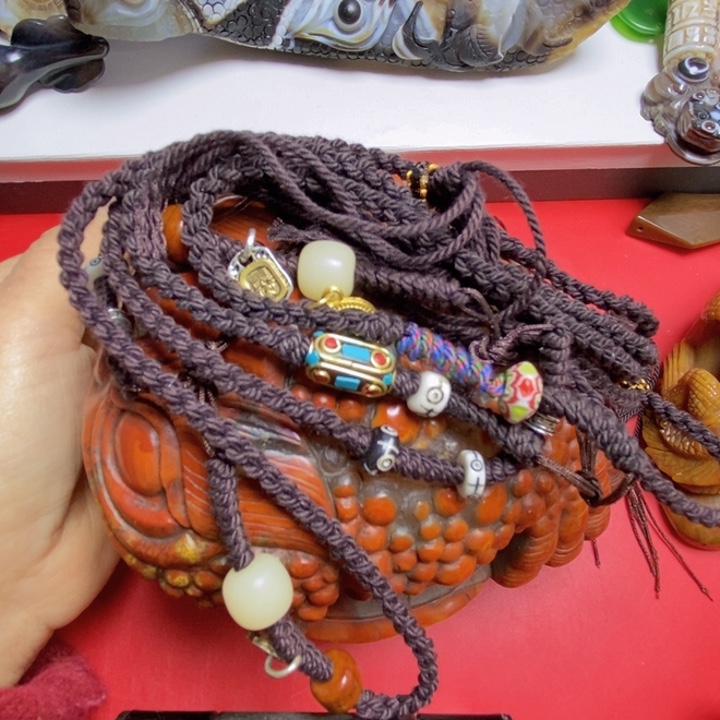 未镶嵌颈饰玛瑙/玉髓阿**佛