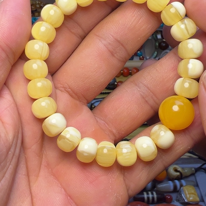 石英石铁合金蜜蜡手链