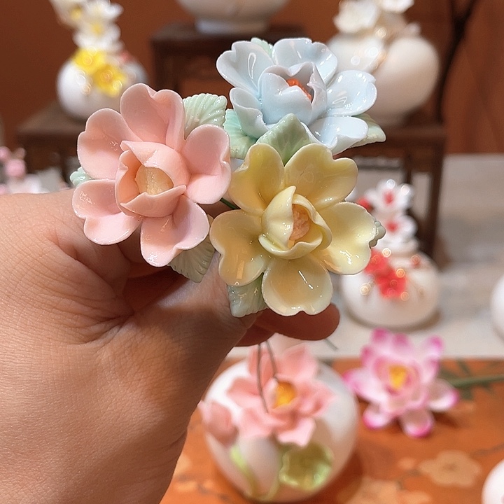 手工陶瓷精致摆件