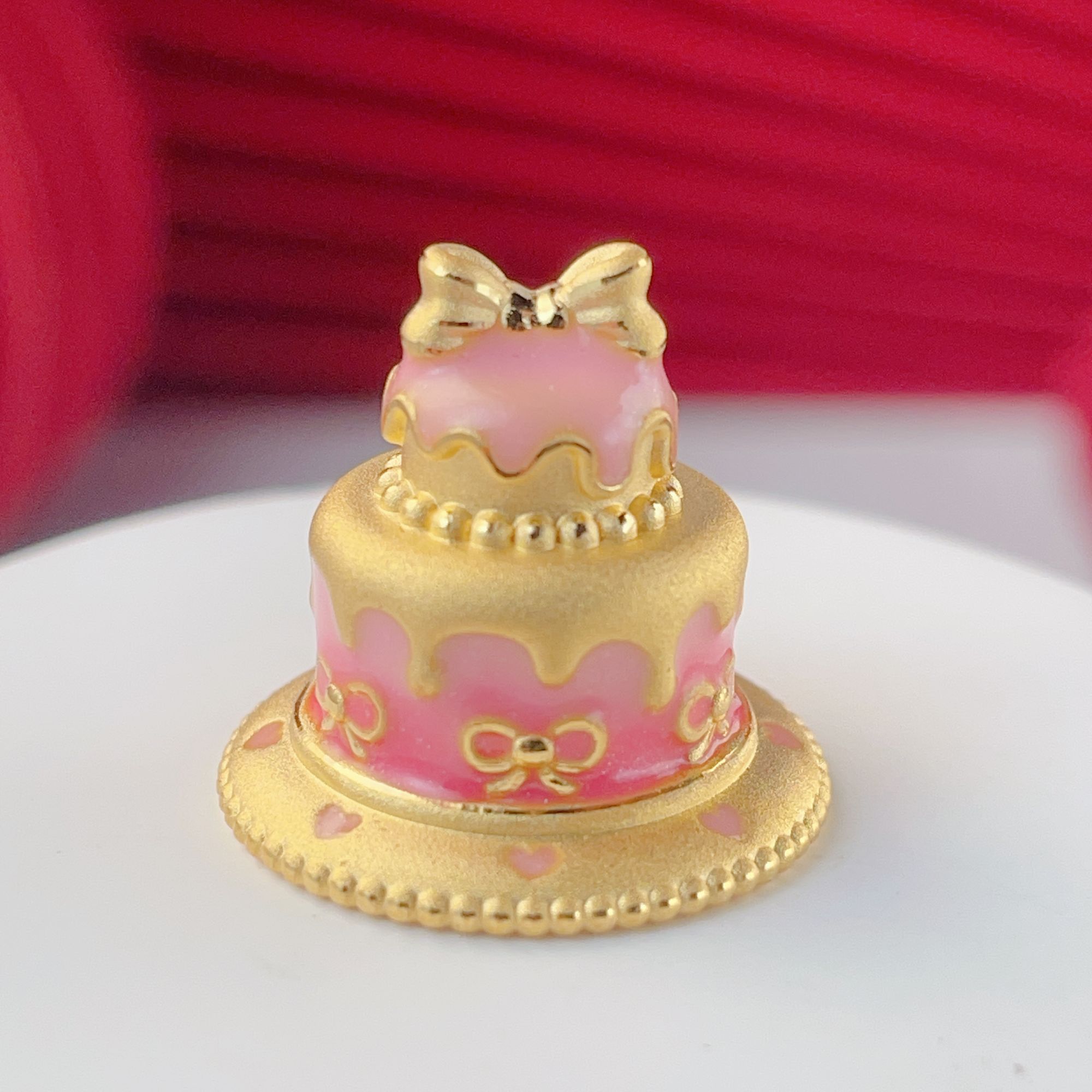 TSL/谢瑞麟计价足金珐琅彩蝴蝶结蛋糕摆件生日礼物