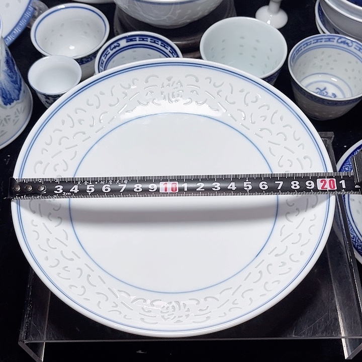 碗双线雕塑福字八寸盘