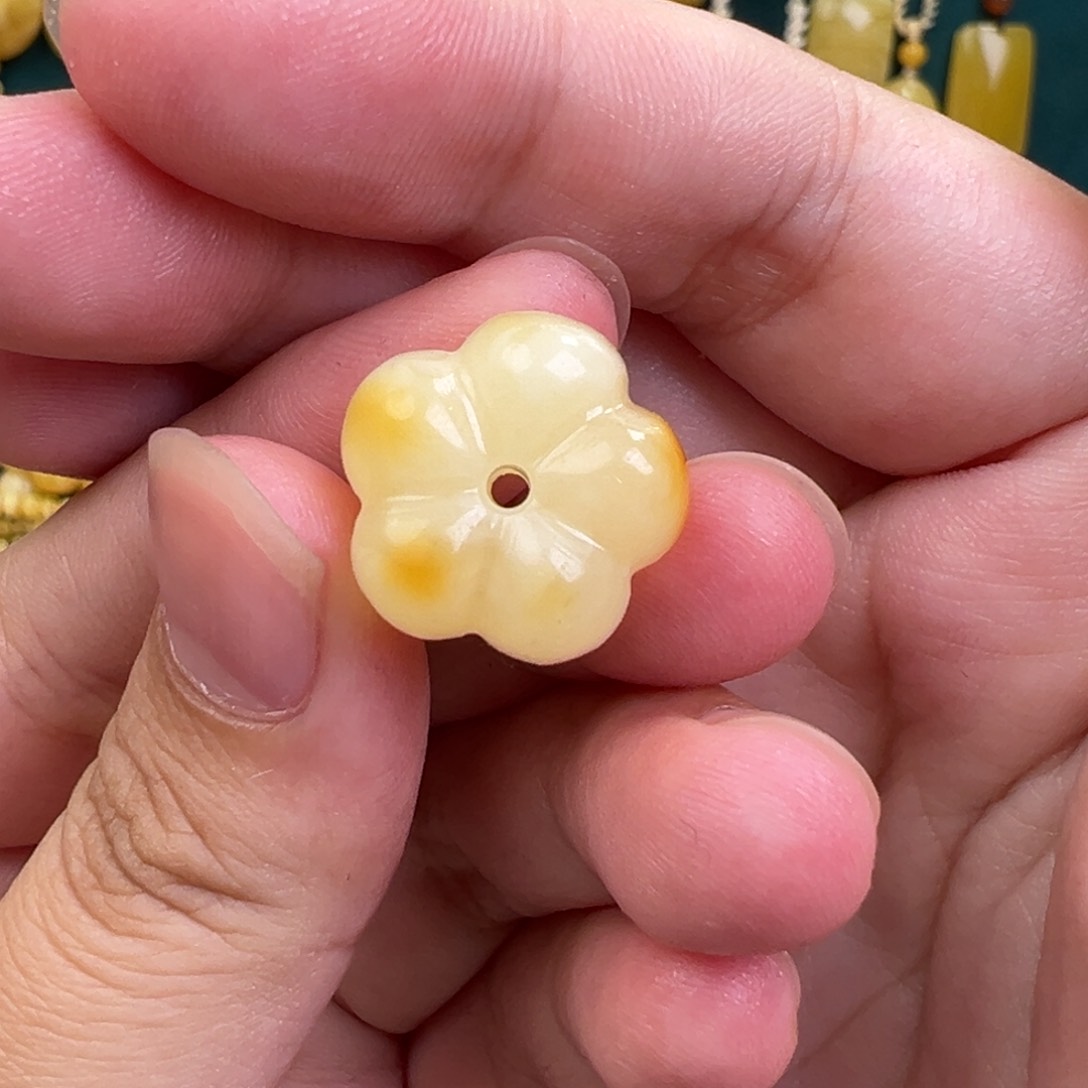 琥珀手链未镶嵌五瓣花