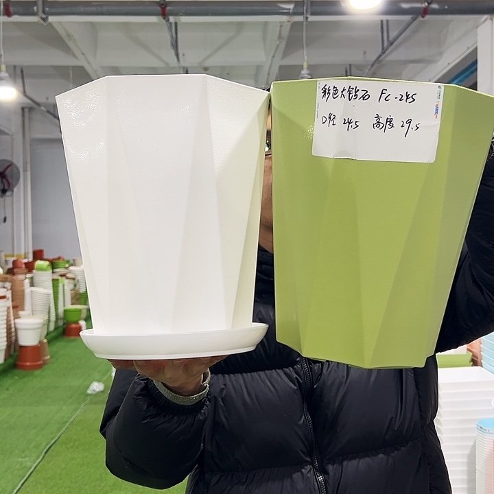 Fc245口24高29白色带托3只