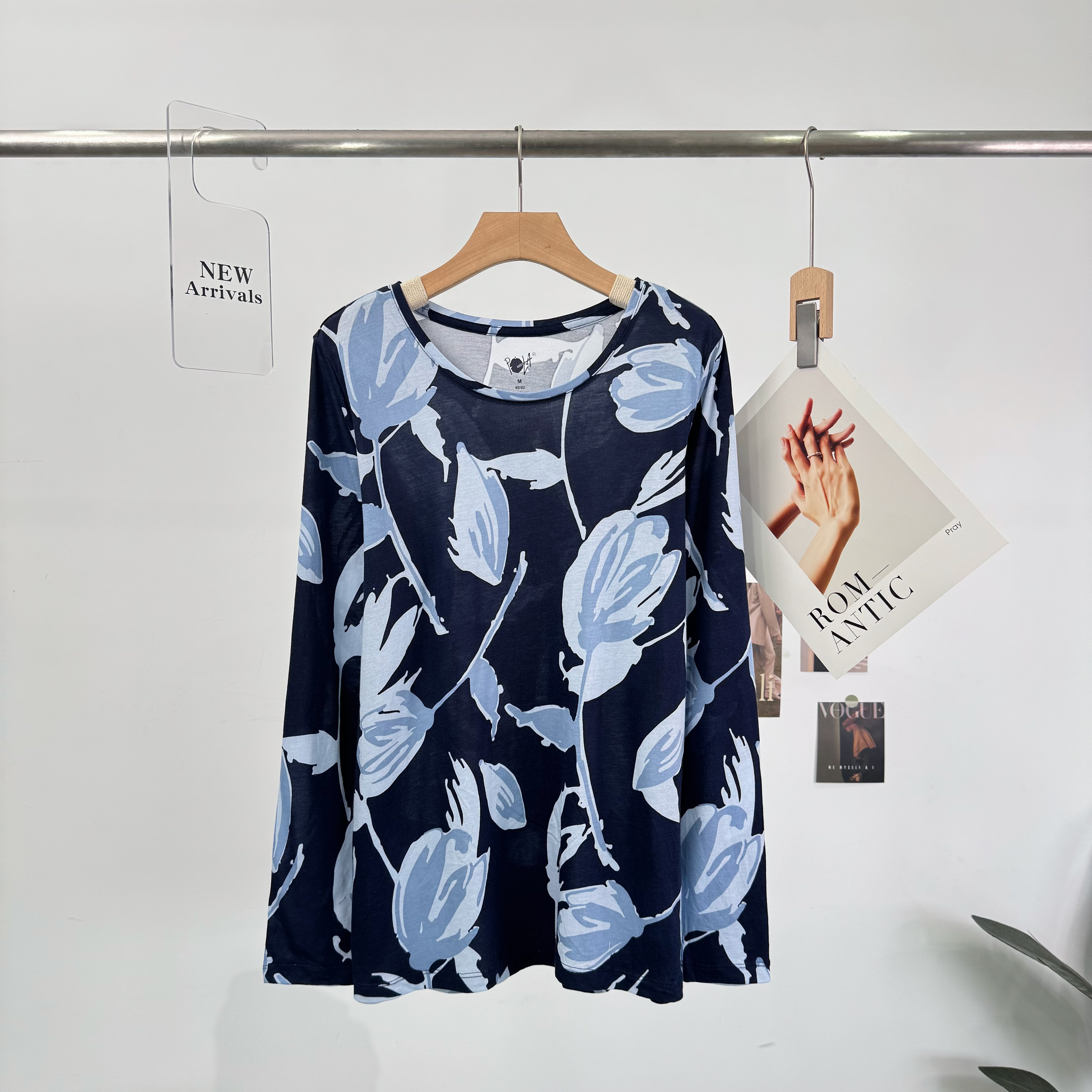 C027新款时尚印花圆领字母长袖修身型渐变T恤植物花卉常规防晒441