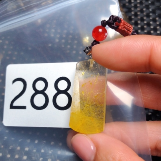 水晶颈饰未镶嵌一**华