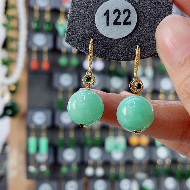 18K金镶嵌翡翠耳饰