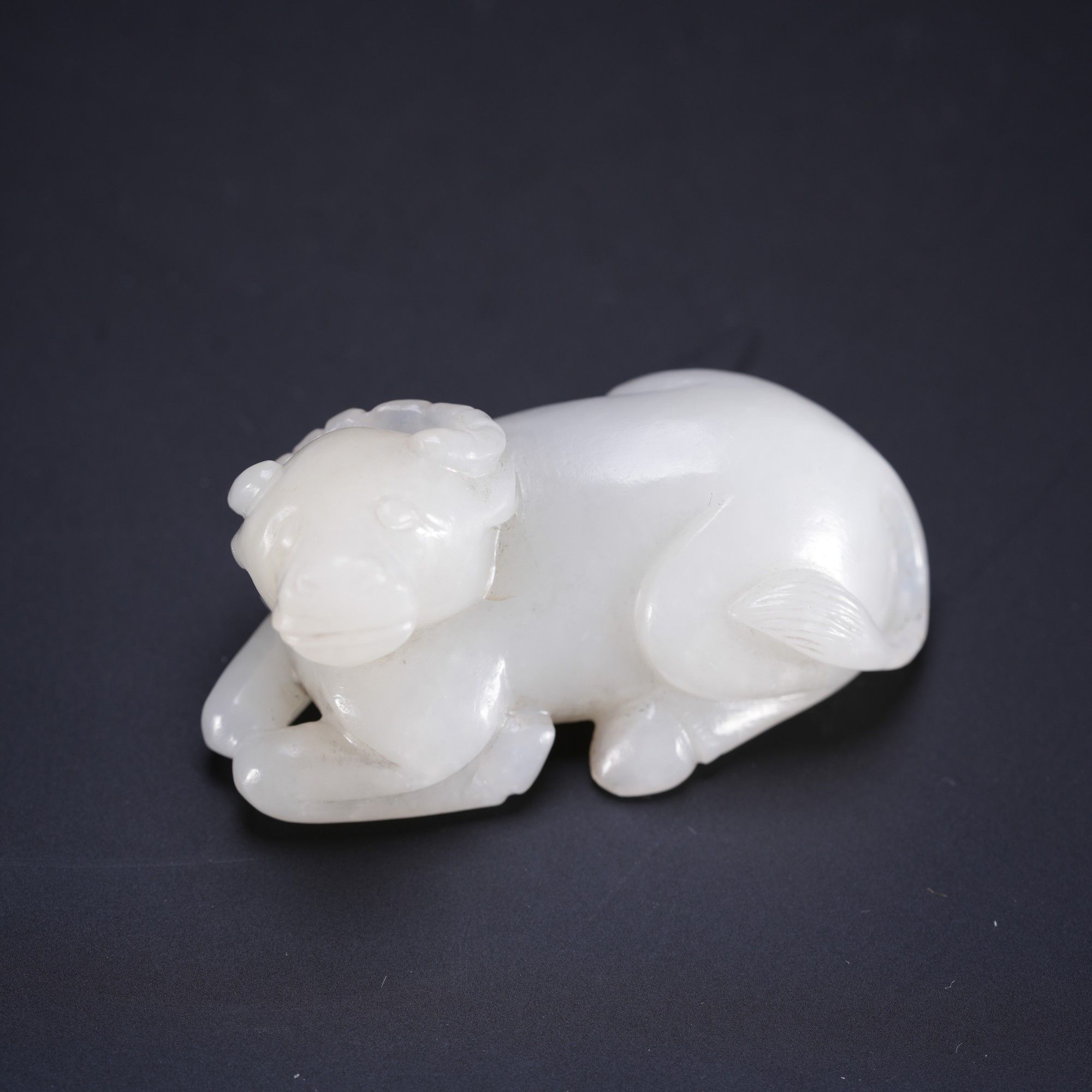 HTY9-3臻选·和田白玉牛摆件【玉石拍卖】