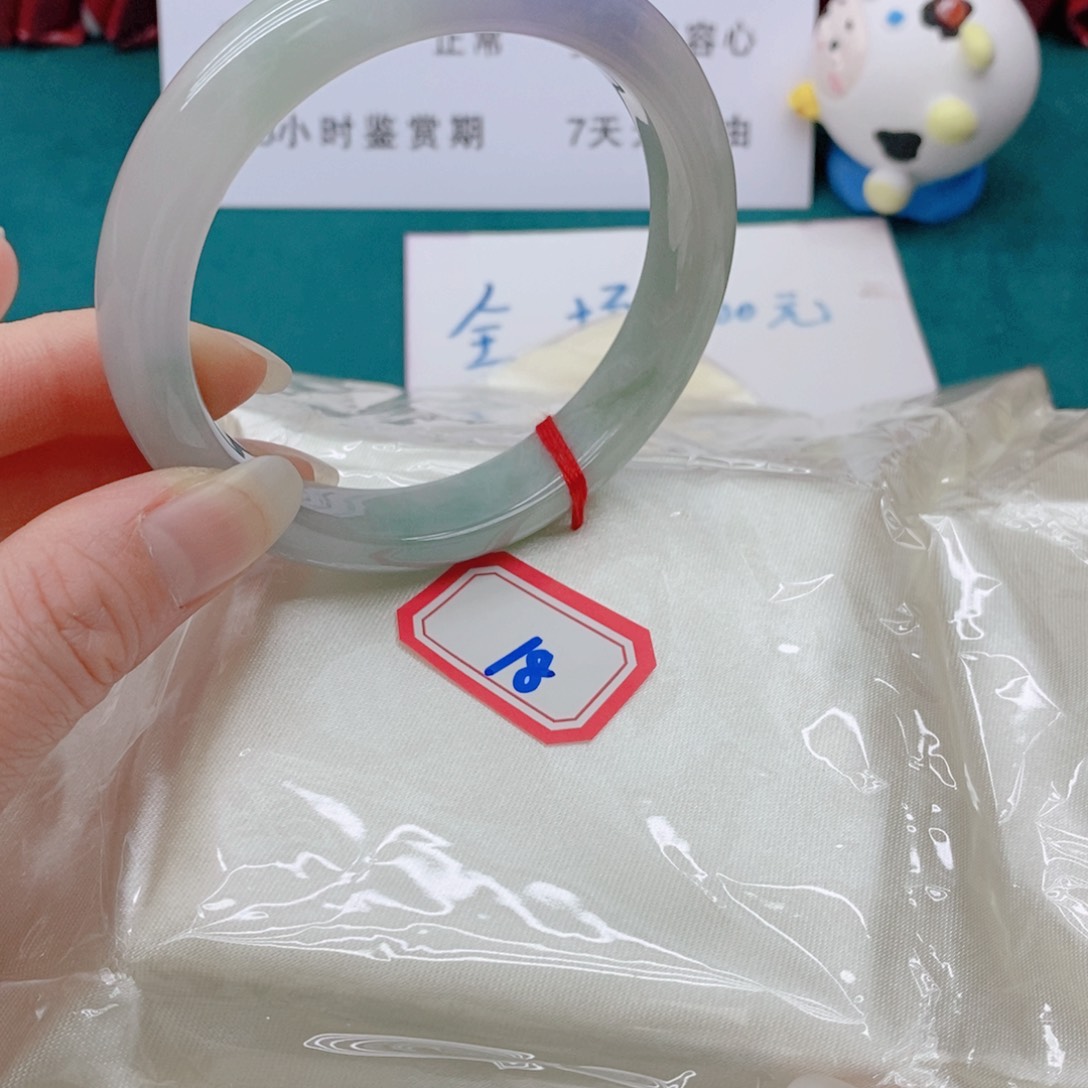 翡翠手镯未镶嵌一*一18888888