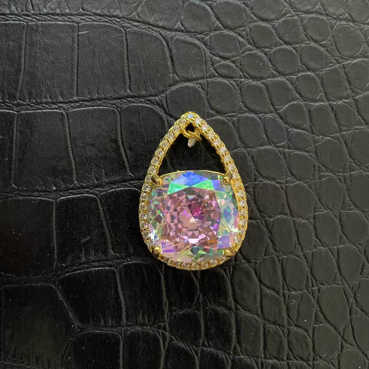 臻选吊坠 臻选吊坠 泰国春武里经典时尚设计款白色吊坠A11