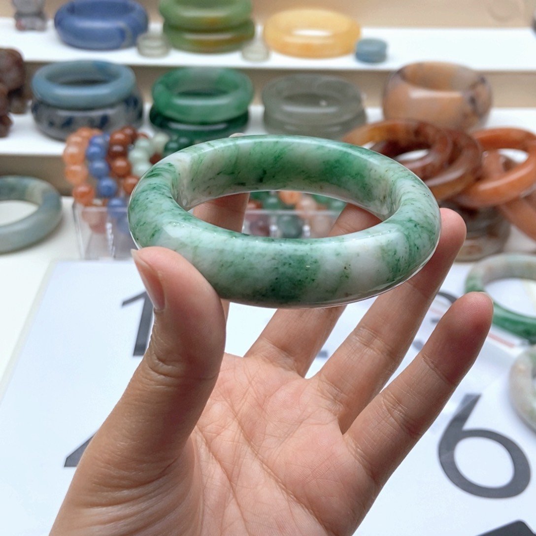 石英质玉手镯未镶嵌优***跳