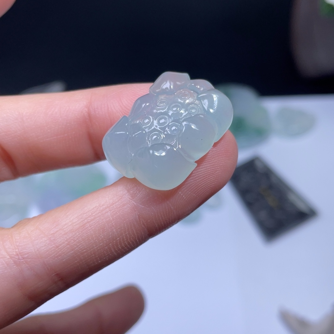 翡翠戒指未镶嵌吊坠