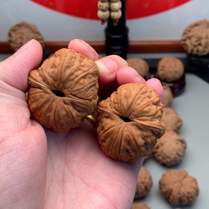 桃核吊坠诸***！42精品元宝