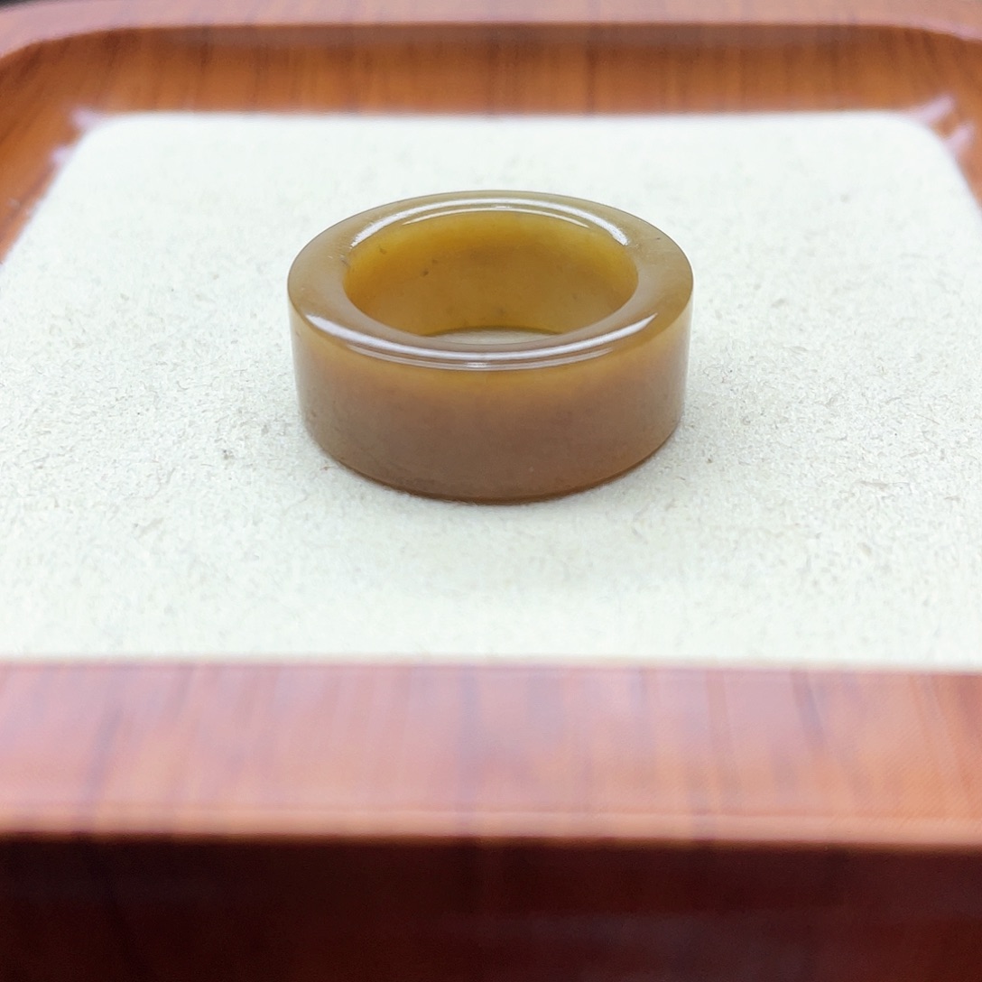 和田玉戒指未镶嵌凉*默红糖14号直切