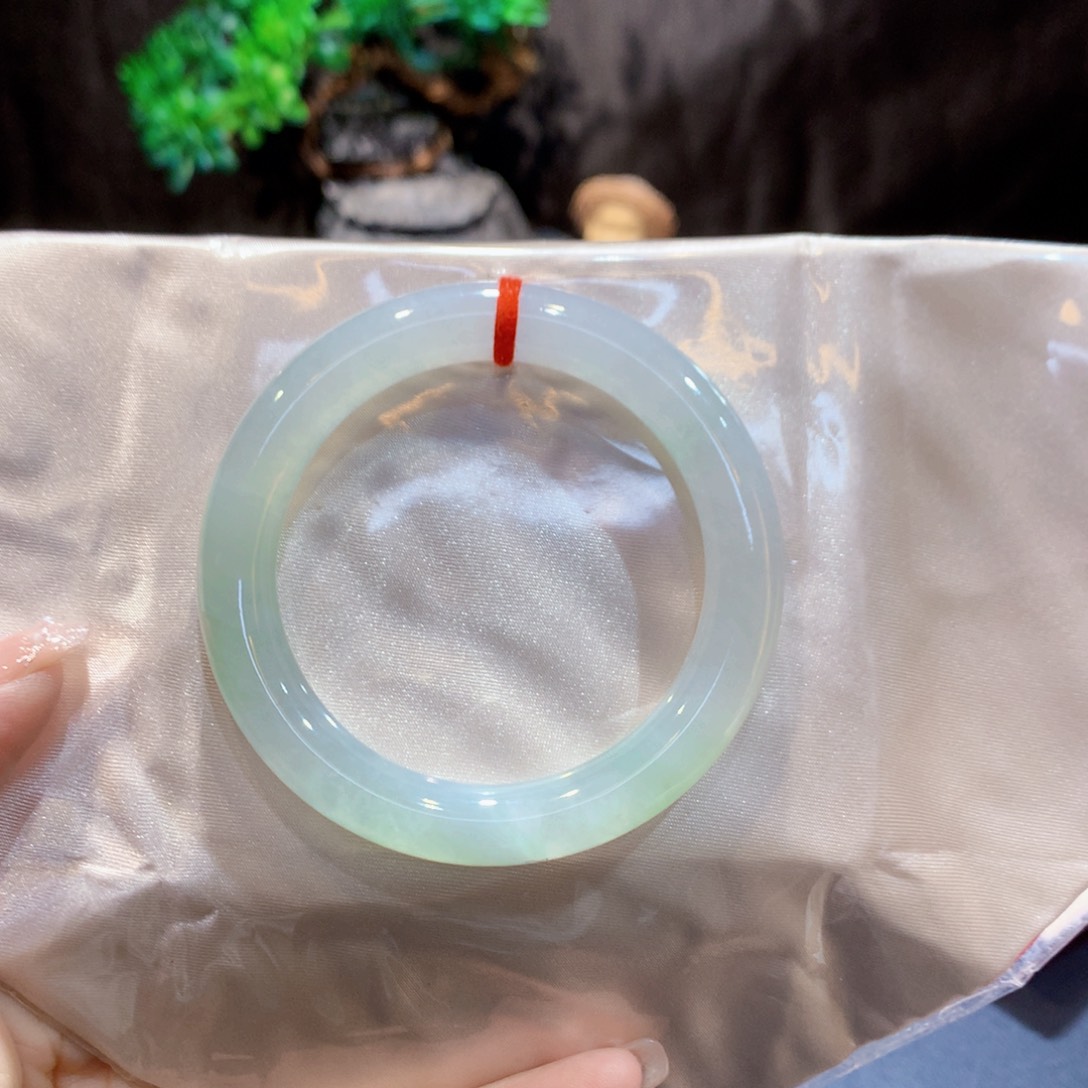 翡翠未镶嵌手镯翡翠手镯