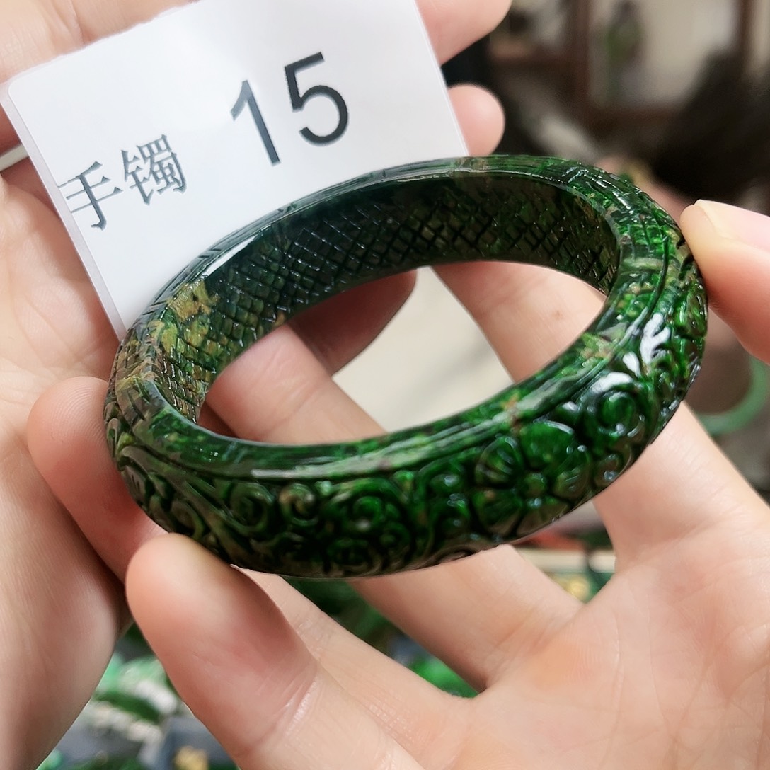 翡翠手镯未镶嵌手镯57.9