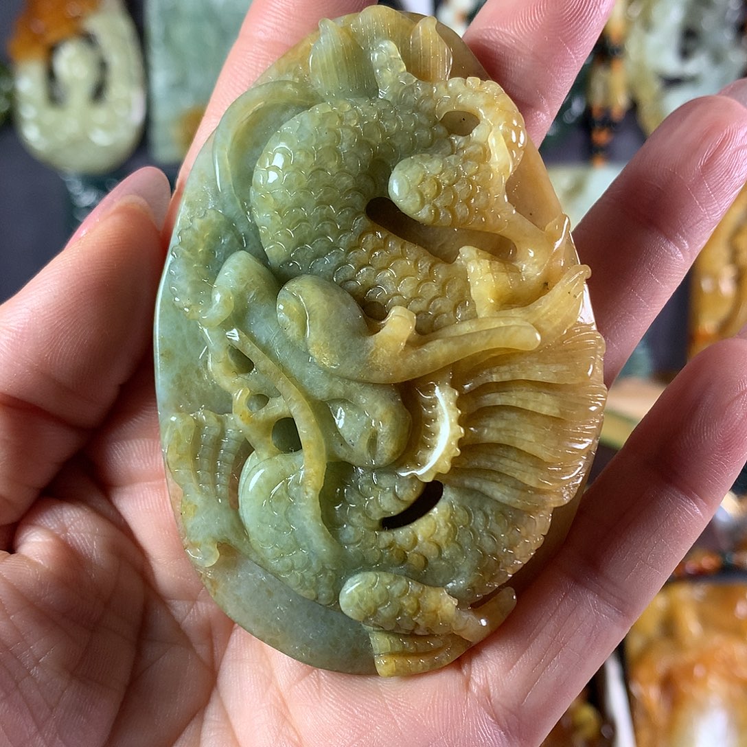 岫玉未镶嵌吊坠(赠链)