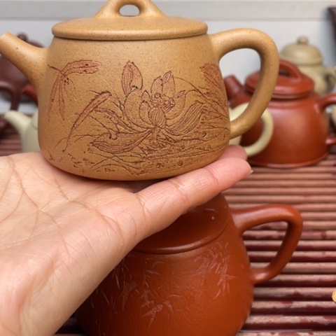 紫砂茶壶随**说紫砂壶等文物