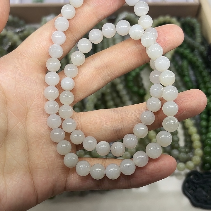 石英质玉未镶嵌颈饰