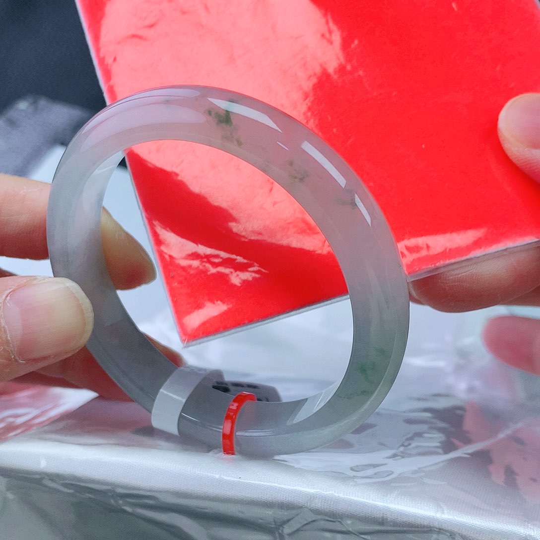 翡翠手镯未镶嵌51圈