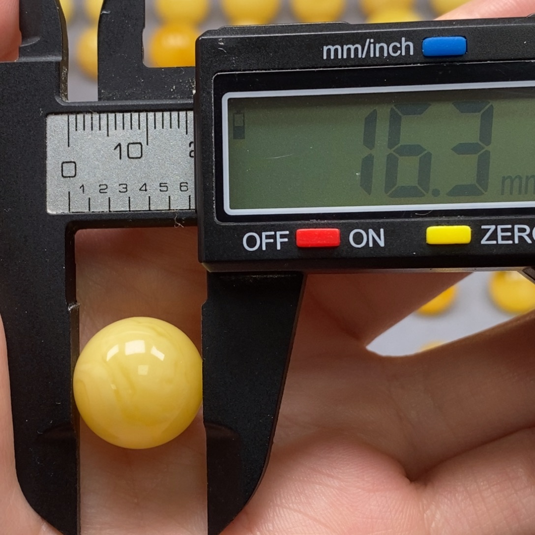 琥珀未镶嵌裸石纯天然