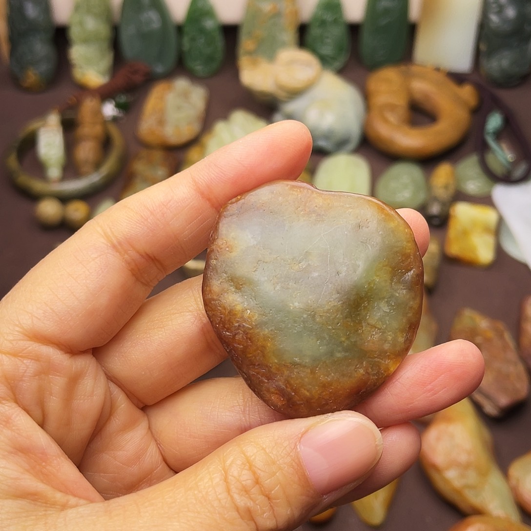 岫岩河磨玉（透闪石质玉）未镶嵌颈饰