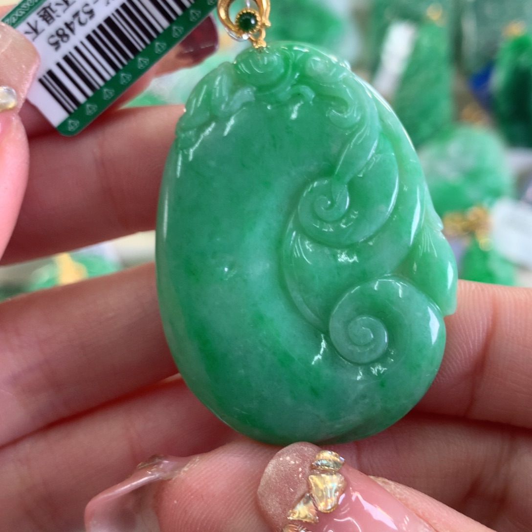 翡翠吊坠(不含链)18K金镶嵌