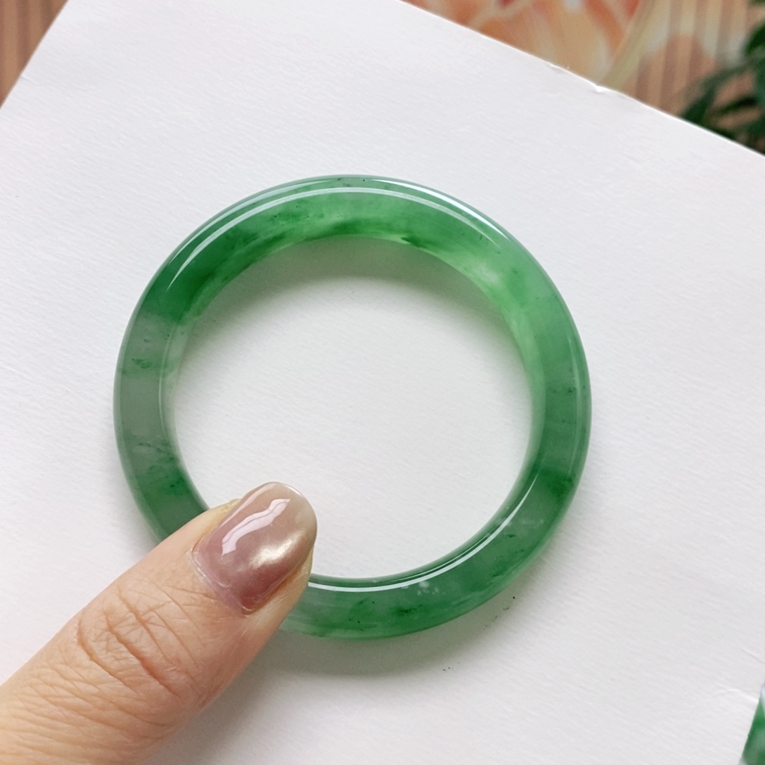 石英质玉未镶嵌手镯