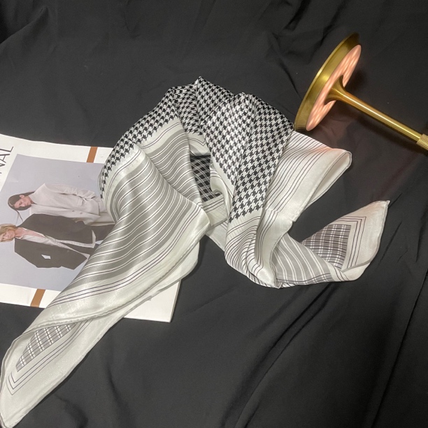 YJ2025早春新款桑蚕丝方巾70*70