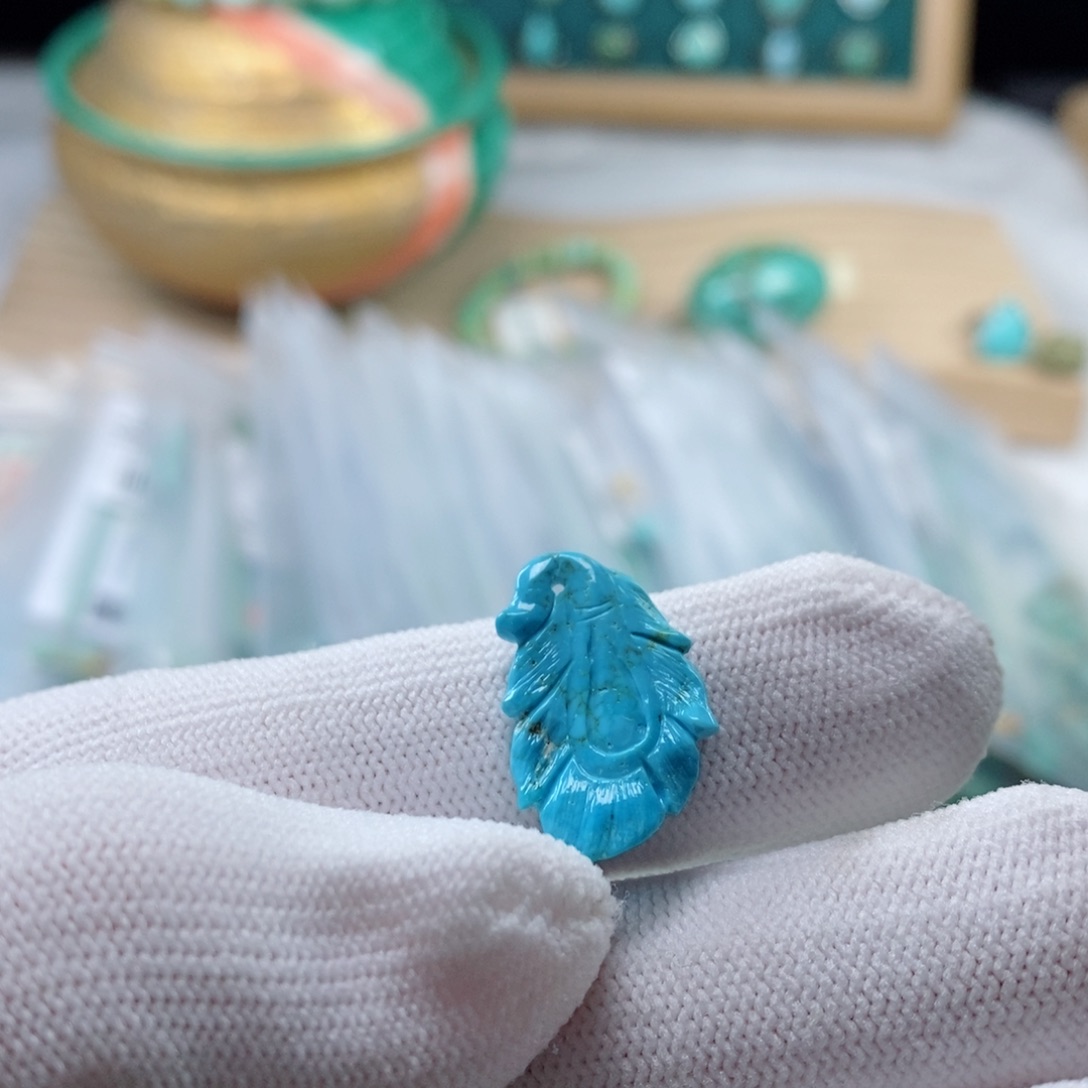 绿松石颈饰未镶嵌